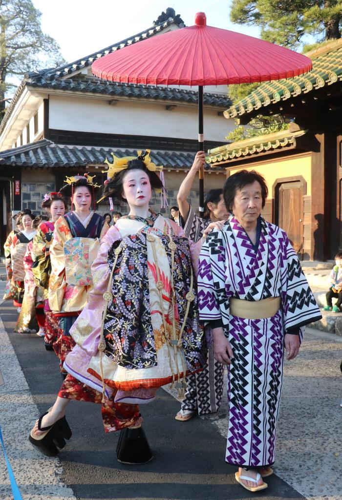 公式】花魁道中〜倉敷天領物語〜｜時代衣裳を着た花魁が美観地区を練り歩く時代絵巻