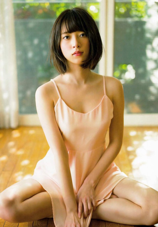 乃木坂46・橋本奈々未 雰囲気がどことなくエロい美脚グラビアなど【トイレ盗撮】8 |