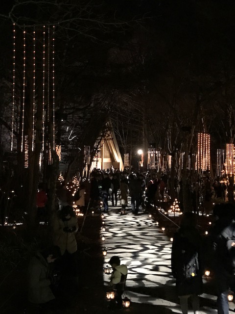 軽井沢高原教会サマーキャンドルナイト 8 1から始まった軽井沢高原教会の サマーキャンドルナイトの撮影をさせていただきました⛪️✨あたり一面、幻想的なキャンドルがいっぱい。