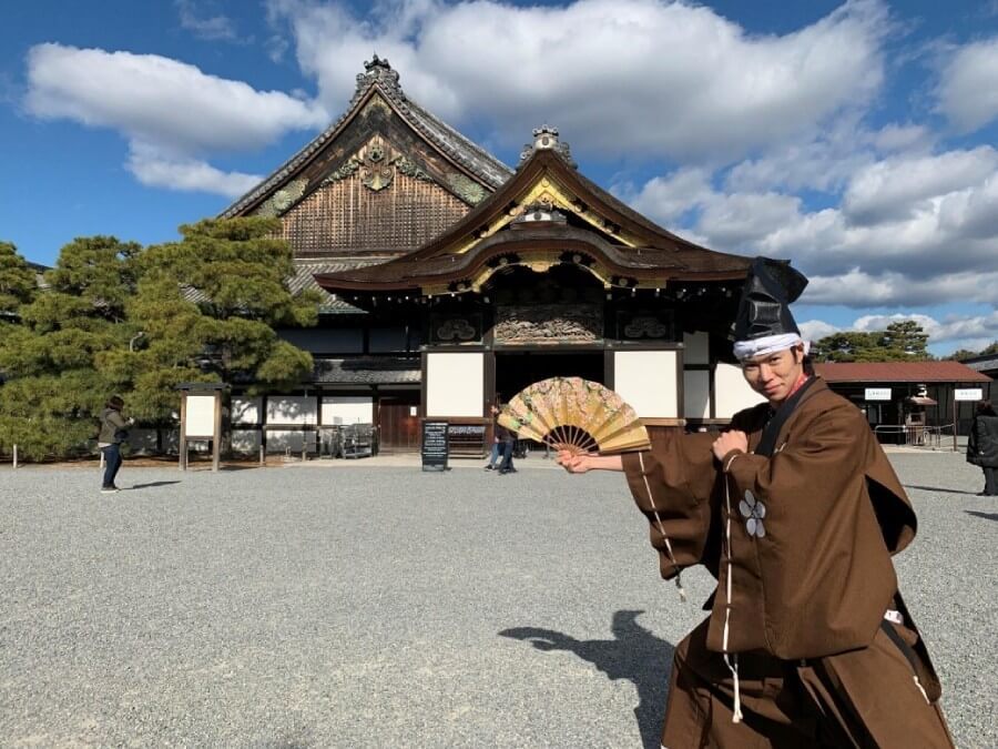 京にみる菊（天皇）と葵（将軍）｜京都SKY観光ガイド協会