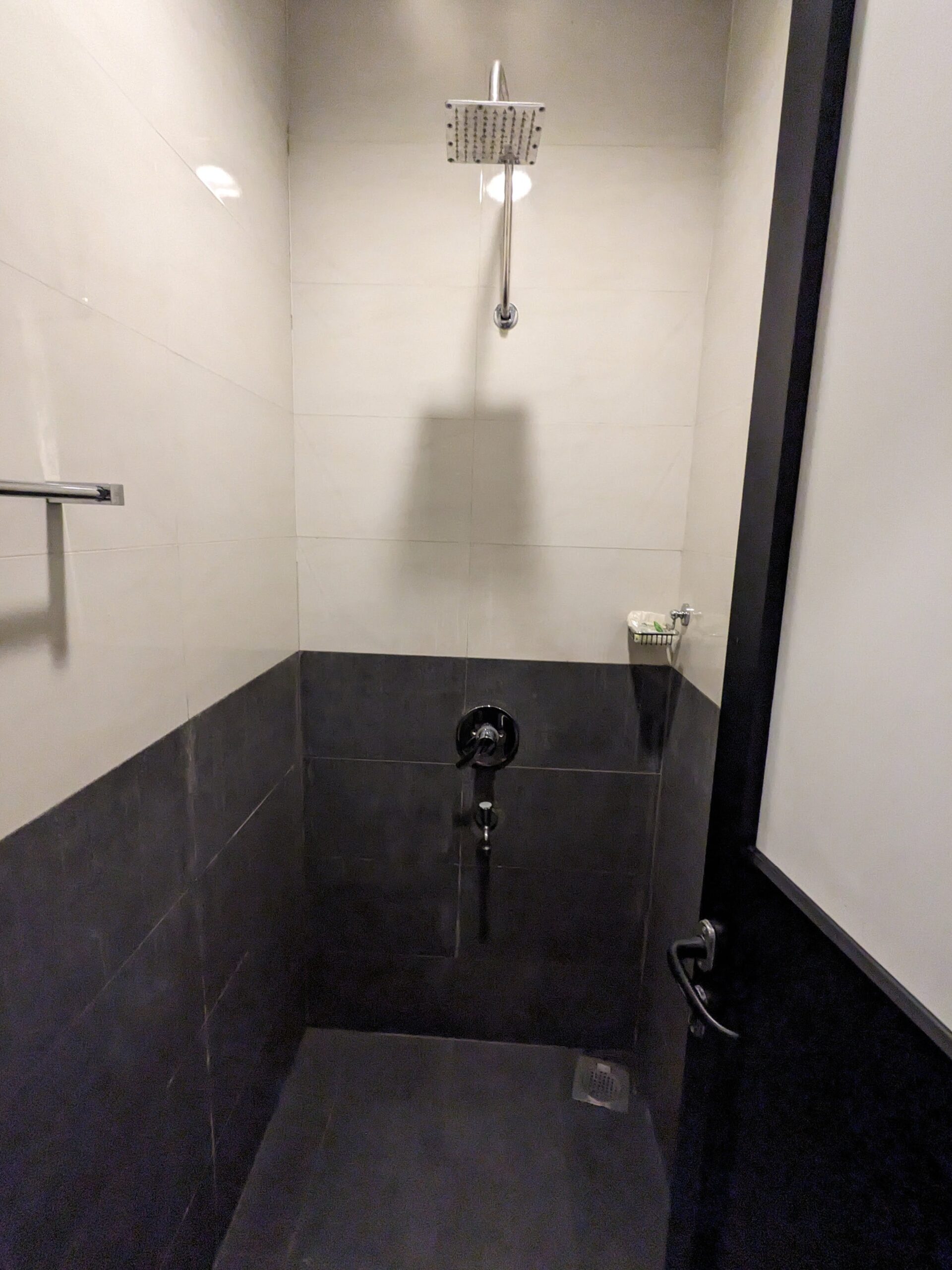 レビュー コロンボ・バンダラナイケ空港のプライオリティパスで入れるラウンジは？ Lotus First Class