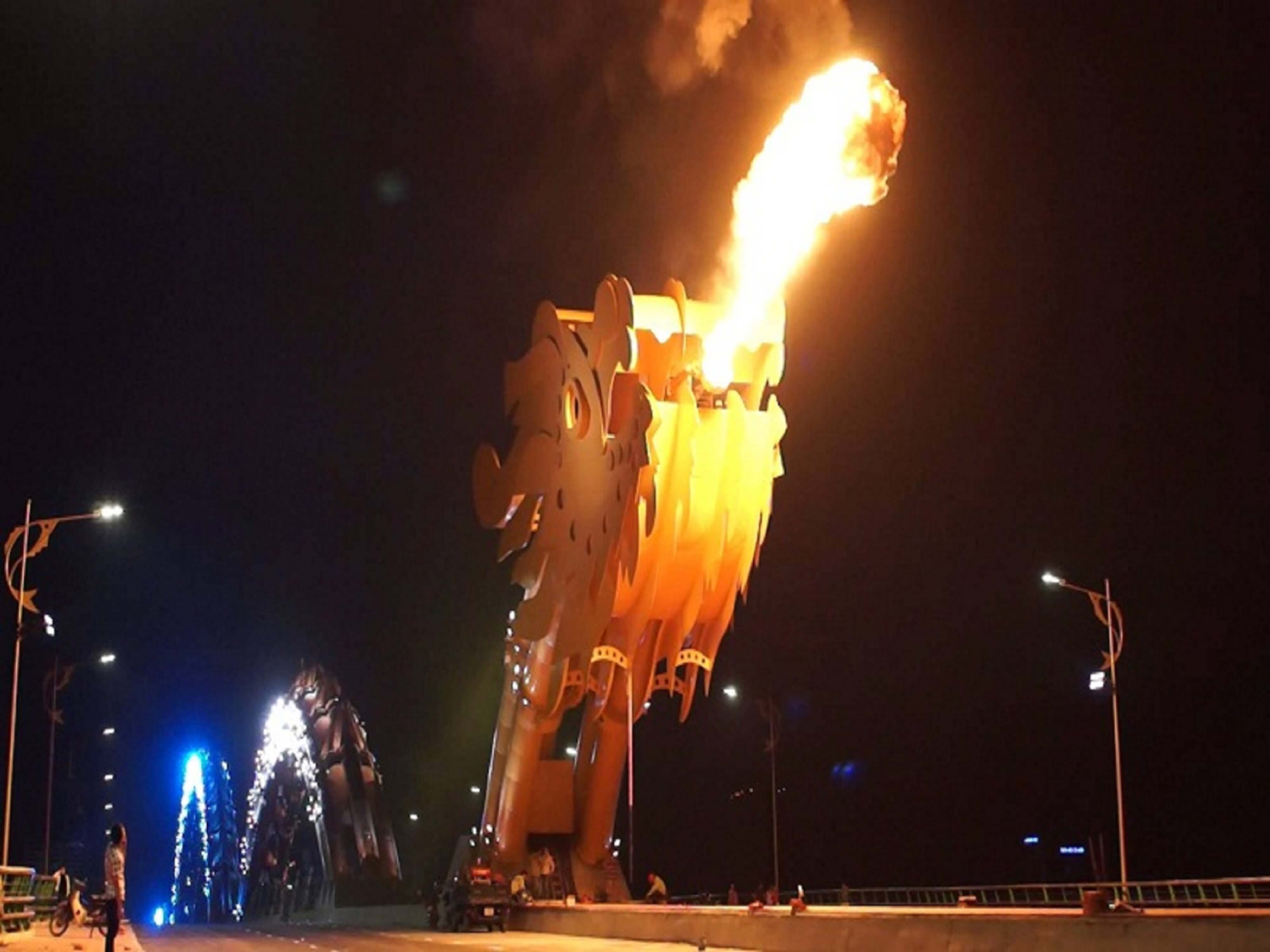 ハン川ディナークルーズ 金土日はドラゴン橋の火と水のショー鑑賞可＜送迎 セットディナー