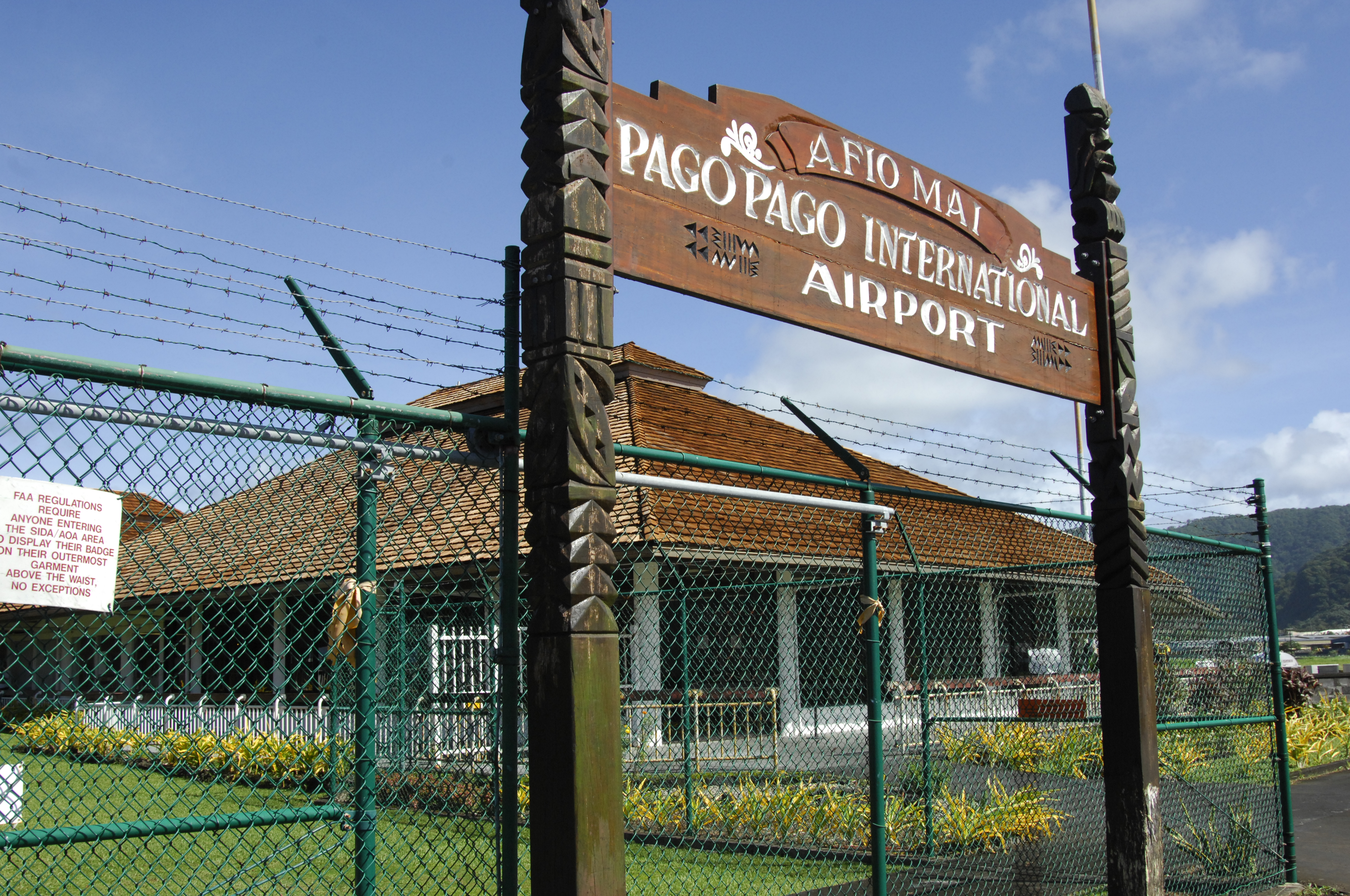 ファレオロ国際空港発のフライトKiwi.com