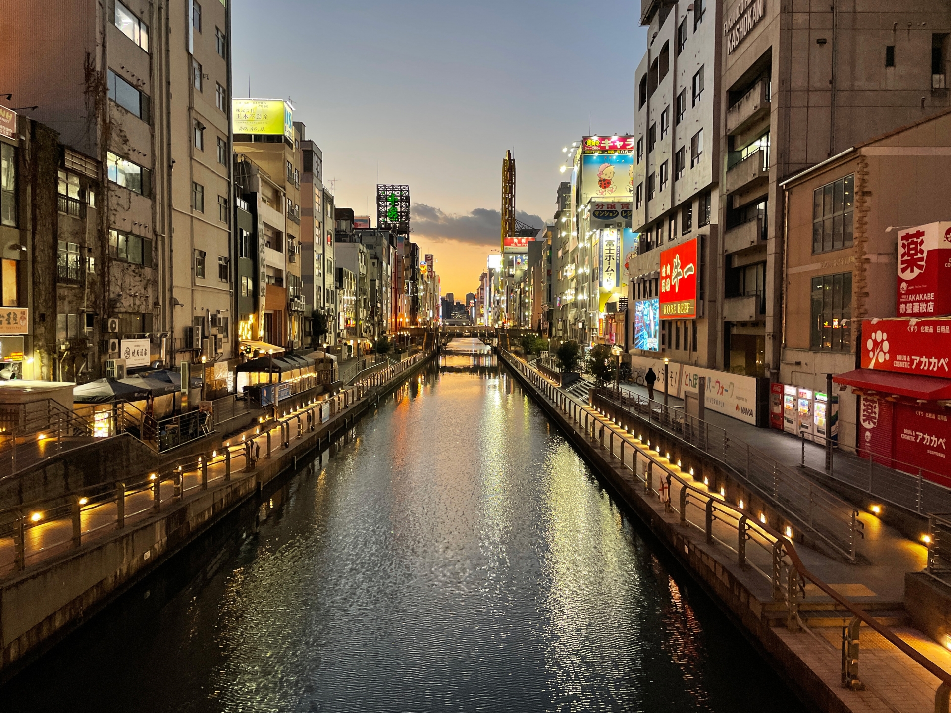 大阪市浪速区 なんば・難波駅の駐車場があるラブホ情報・ラブホテル一覧｜カップルズ