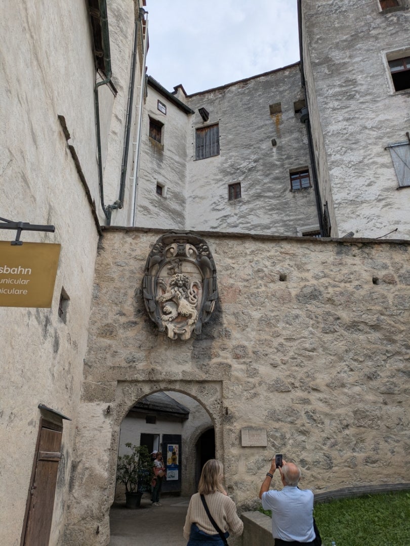 H.I.S. ホーエンザルツブルグ城コンサート&ディナーザルツブルク オーストリアのオプショナルツアー海外現地ツアー格安予約