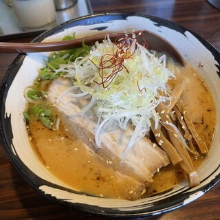 柏崎市 麺場 風雷房 濃厚しょうゆらーめん -