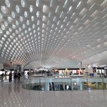 深セン宝安国際空港 国際線 深セン航空First＆Business Class