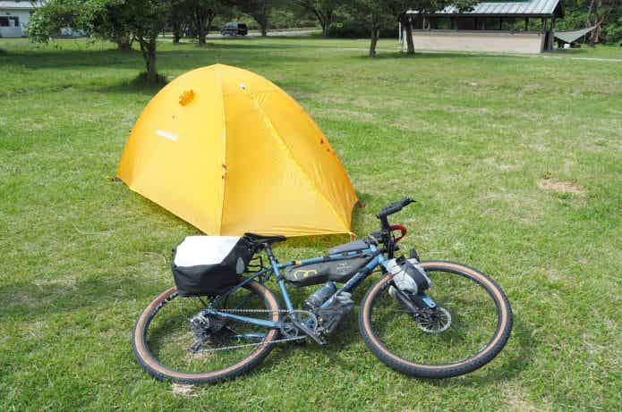 バイクパッキングで冬のソロキャンプ – CYCLE SPORTS