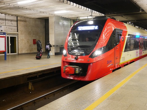 ポーランドへの旅～ワルシャワショパン空港から電車に乗って市内へYomu Tabi