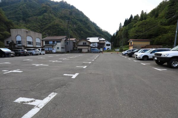 清津峡」で奇跡の円形トンネルを撮影しよう！駐車場や大地の芸術祭期間中の混雑状況 - にいがたらいふ