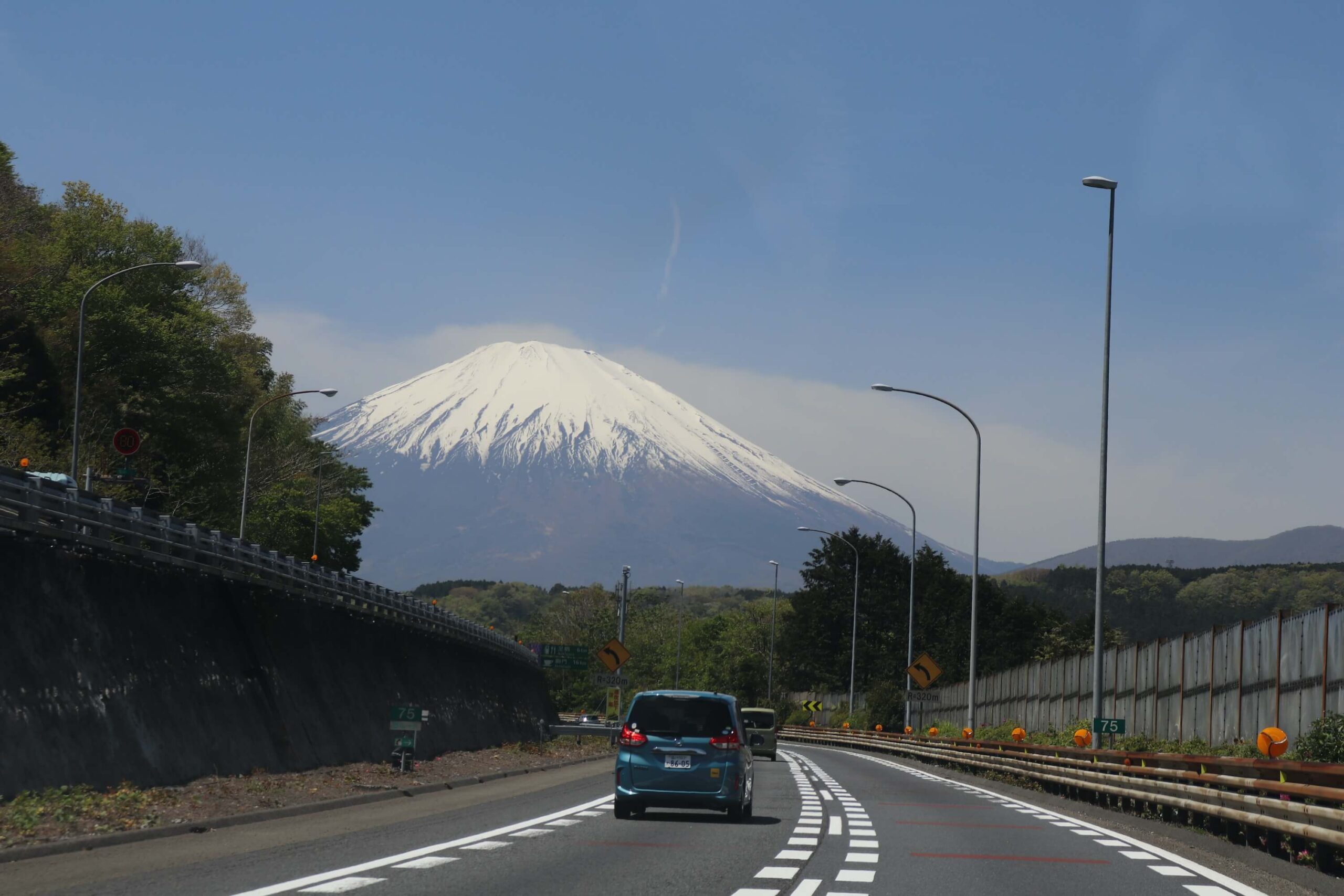東名高速で見る絶景の富士山 静岡県の情報サイト we love