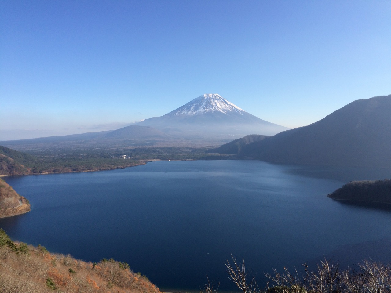 本栖湖山梨県南巨摩郡のおすすめ観光・レジャースポット旅色