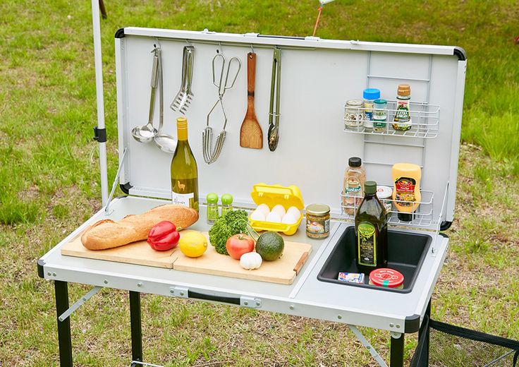 キャンプのおすすめキッチンレイアウト！おしゃれなラックやテーブルも紹介！キャンプ・アウトドア情報メディアhinata