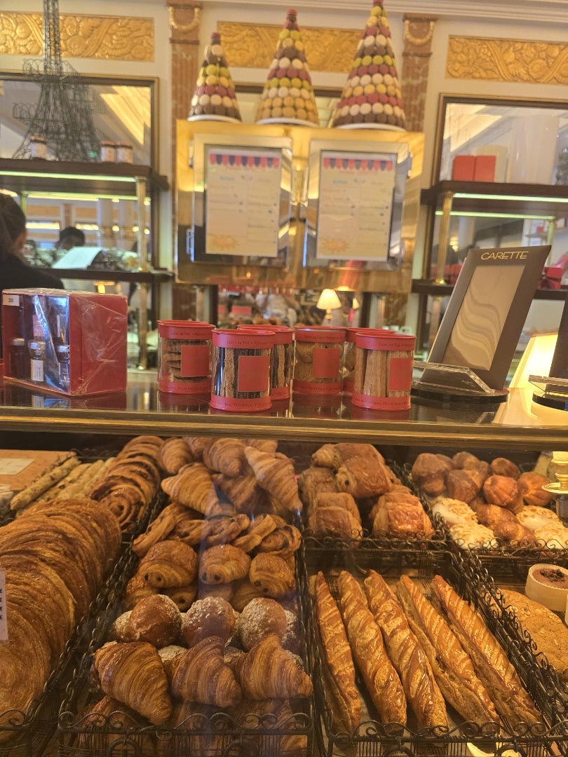 Stray Kidsのフィリックスがゴンチャのアンバサダー就任🧋 人気アイドルグループStrayKidsのフィリックスが、ゴンチャの新しいイメージモデルに選ばれました！普段からタロミルクティーをよく飲むことで知られ「ゴンチャのガチファン」としても有名なフィリックスは