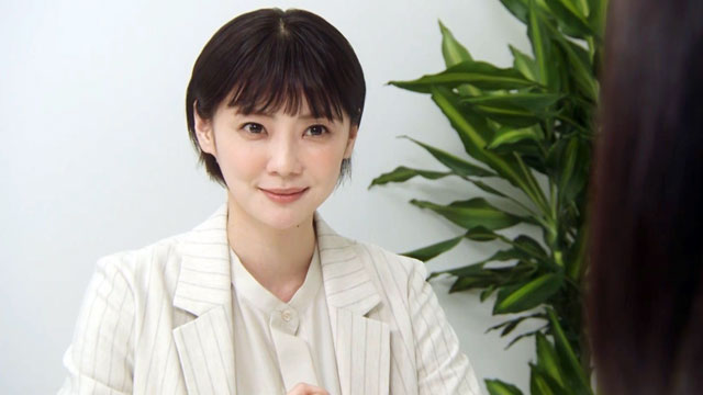 倉科カナのイメチェンに話題沸騰！｢ショートヘアにして広がった未来へ」 | GINGER