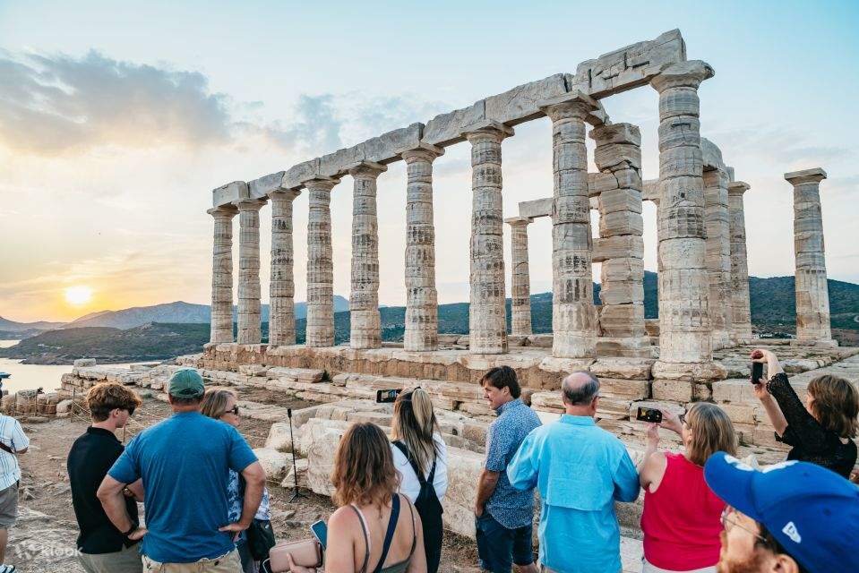 スニオン岬プライベート サンセット ツアーディナーとワイン付き2025